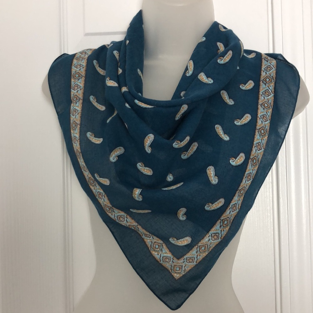 Vintage De Lanthe  Paisley Pattern Scarf, Polyester, Made in Italy